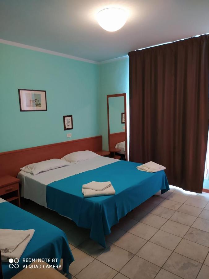 Hotel Blue Moon Rimini Exterior photo