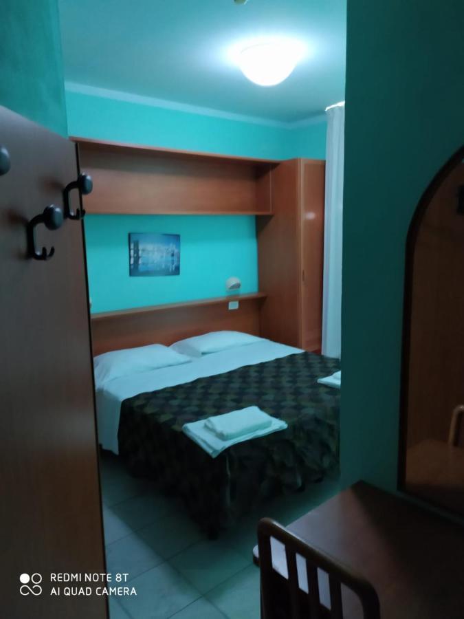 Hotel Blue Moon Rimini Exterior photo