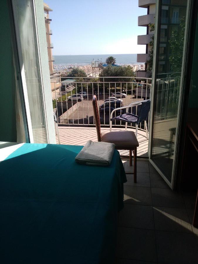 Hotel Blue Moon Rimini Exterior photo