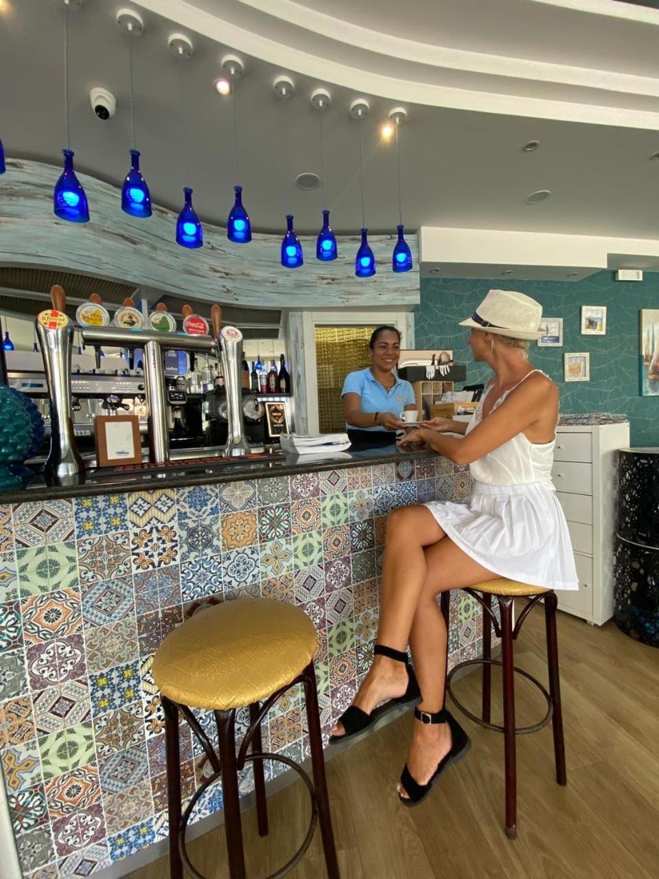 Hotel Blue Moon Rimini Exterior photo